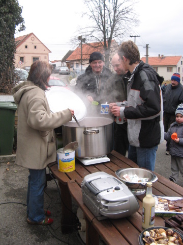 Barča vrchní nalévačka.jpg